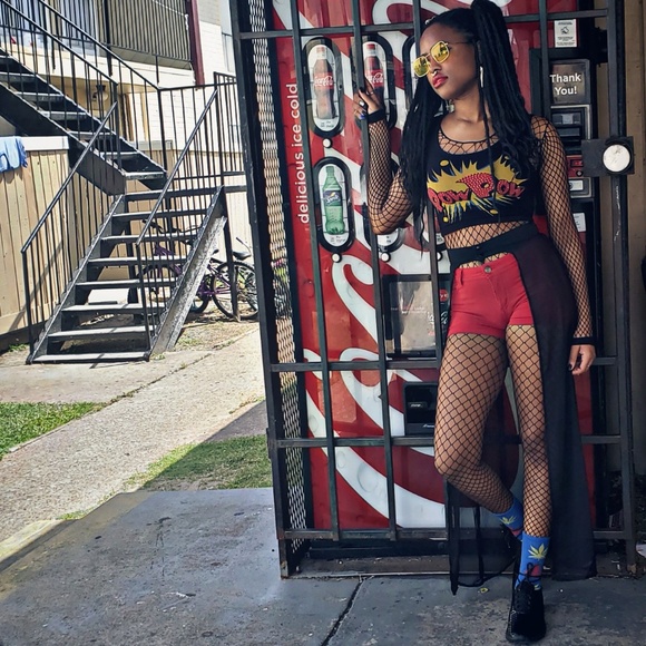 MsYhu's Kloset ☠💜❤💙☠ - Picture 11 of 12